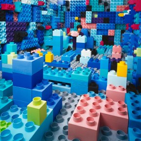 Zelfportret JeeYoung Lee in LEGO decor&nbsp;Seoul